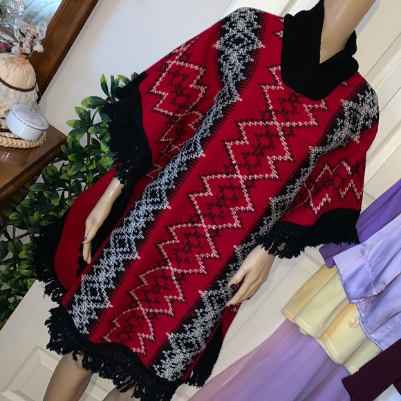 Vintage red black fringed blanket Hippie poncho jacket pullover free sized top - Picture 9 of 9